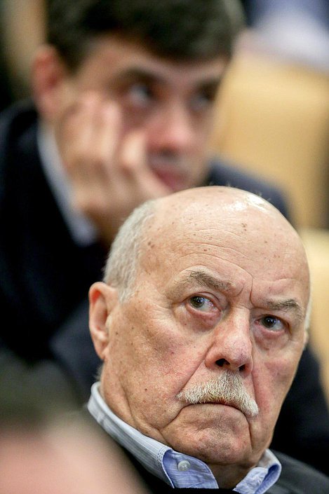 Председатель Комитета по культуре Станислав Говорухин во время заседания. Автор фото: Анна Исакова/Фотослужба Государственной Думы.

