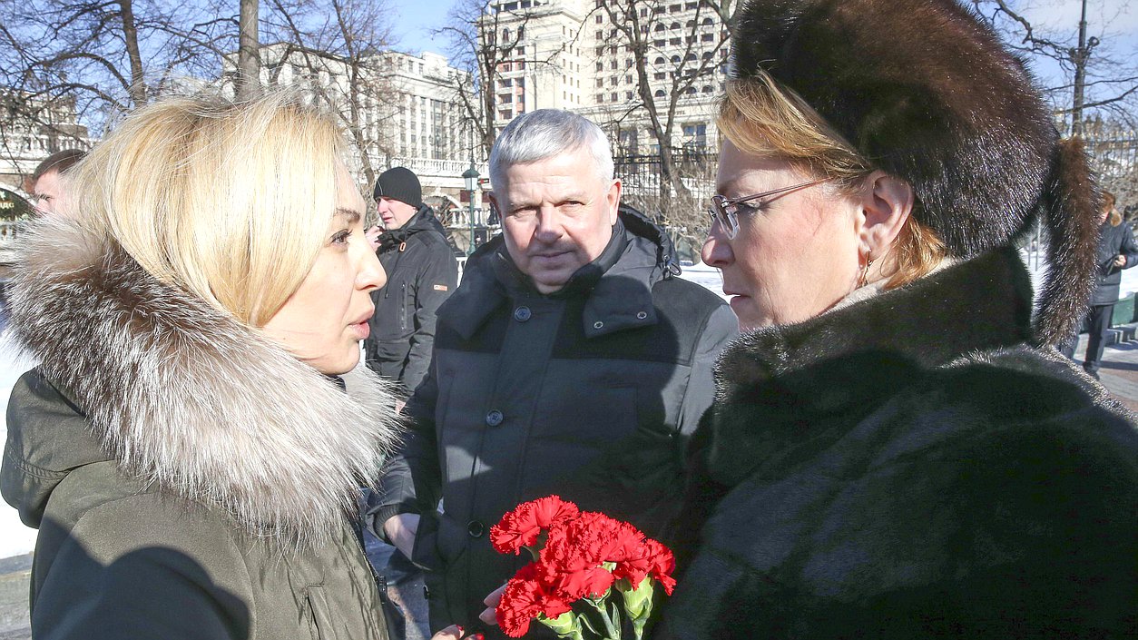 Заместитель Председателя Государственной Думы Ольга Тимофеева и министр здравоохранения РФ Вероника Скворцова