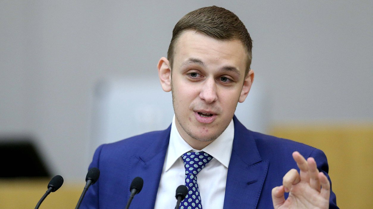Член Комитета по физической культуре, спорту, туризму и делам молодежи Василий Власов