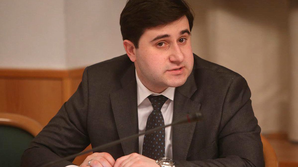 Парламентские слушания Комитета Государственной Думы по земельным отношениям и строительству на тему «Региональное развитие и комфортная среда проживания граждан как основа градостроительной политики Российской Федерации». 


