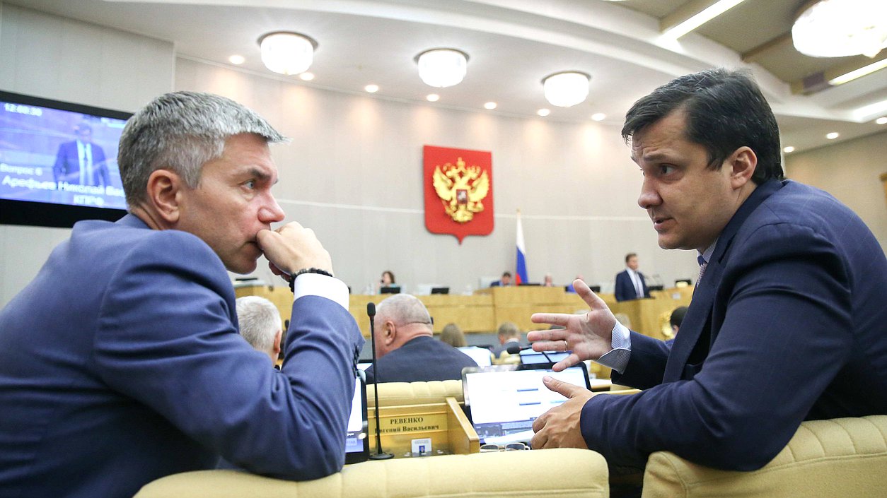 Член Комитета по информационной политике, информационным технологиям и связи Евгений Ревенко