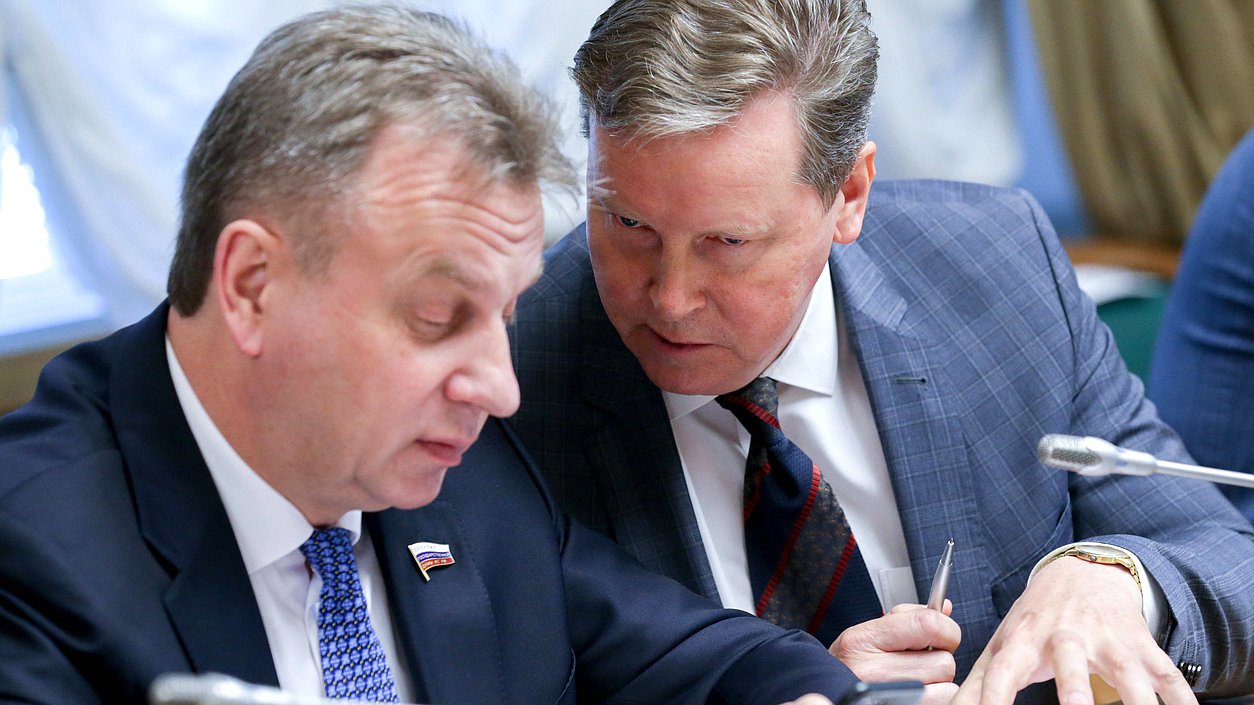 Первый заместитель Председателя комитета по контролю и Регламенту Олег Нилов