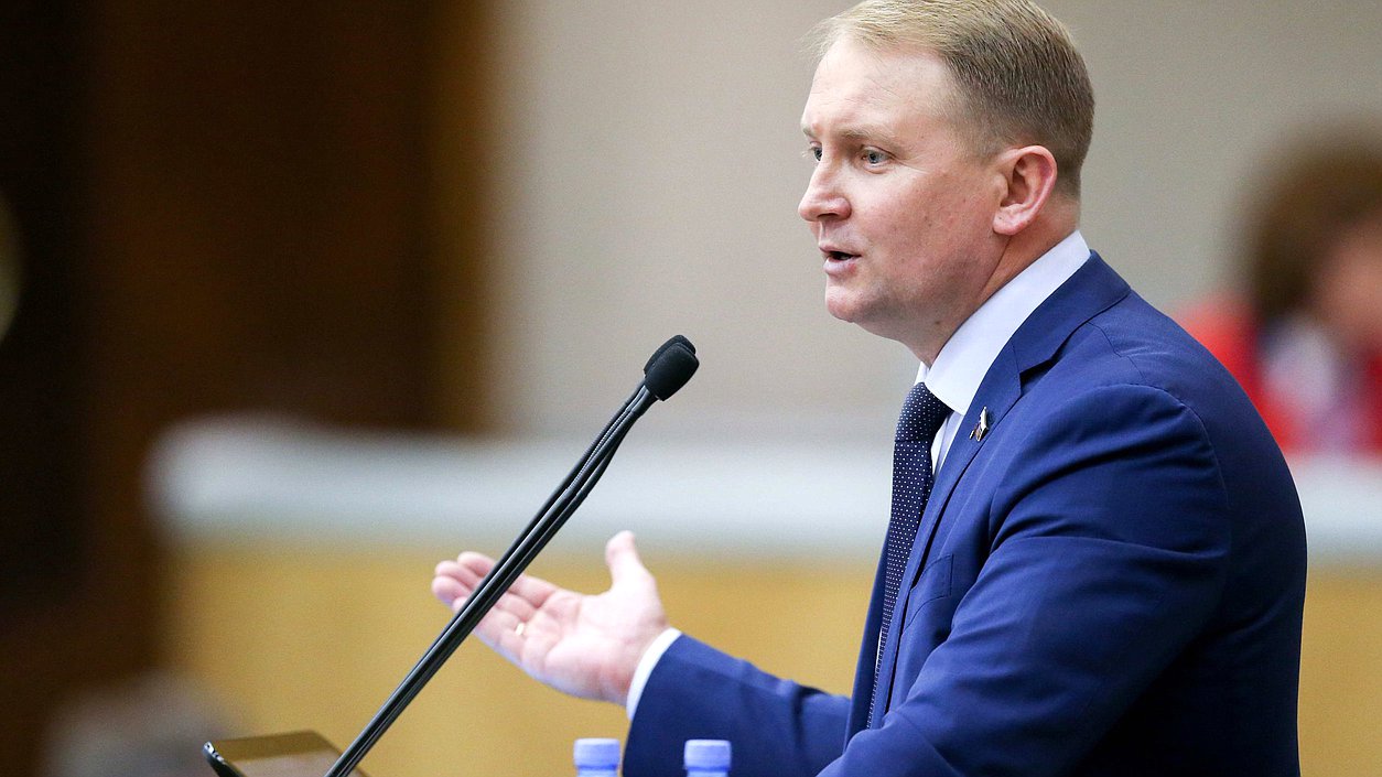 Первый заместитель Председателя Комитета по обороне Александр Шерин