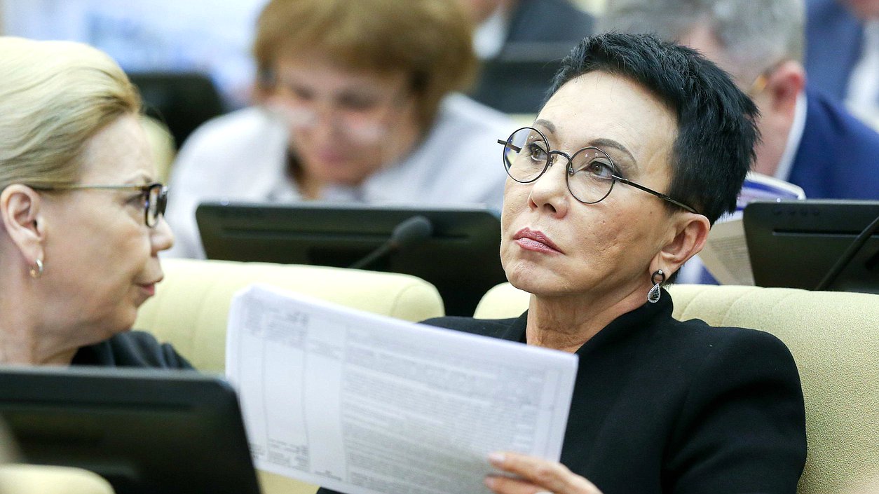 Заместитель Председателя Комитета по контролю и Регламенту Лариса Шойгу
