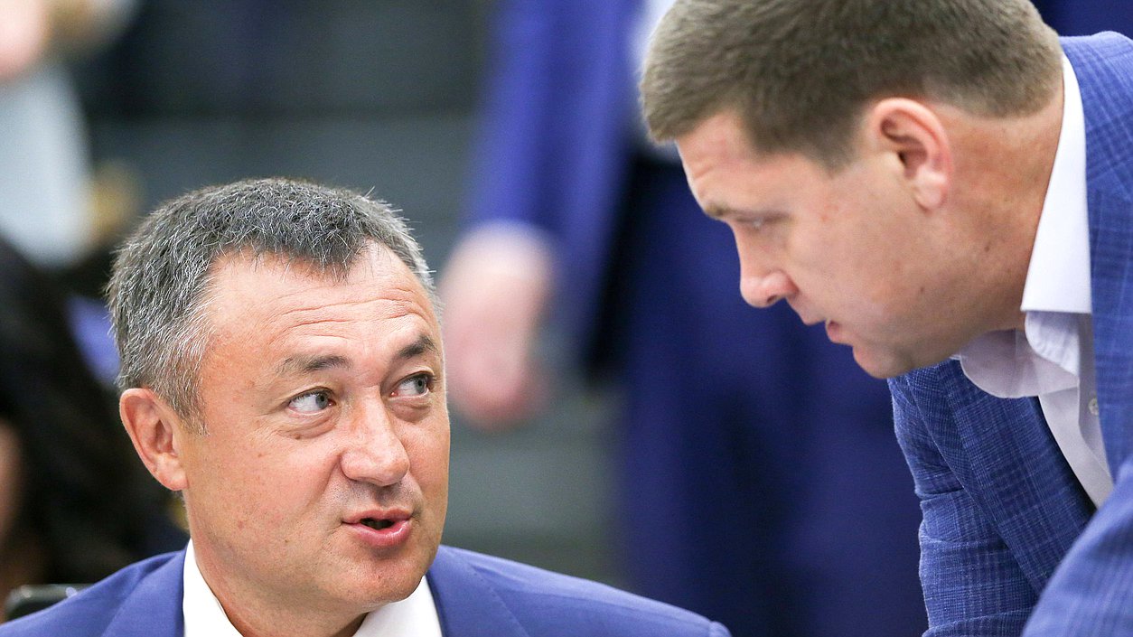 Член Комитета по государственному строительству и законодательству Виктор Пинский