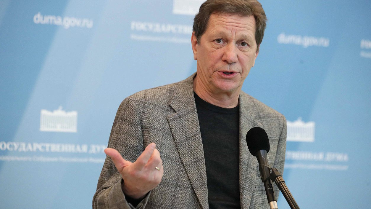 Первый заместитель Председателя Государственной Думы Александр Жуков