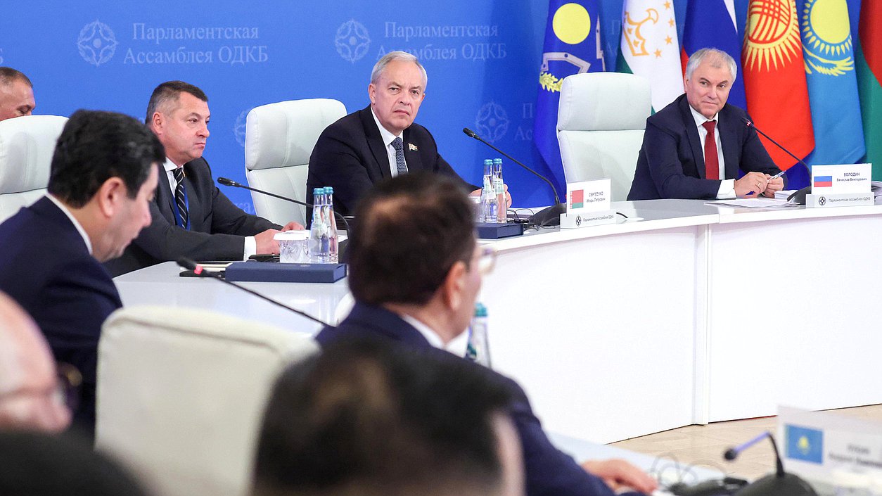 Председатель Палаты представителей Национального собрания Республики Беларусь Игорь Сергеенко и Председатель Государственной Думы Вячеслав Володин