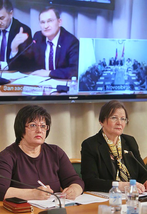 «Круглый стол» Комитета Государственной Думы по охране здоровья на тему «Проблемы перевода высокотехнологичной медицинской помощи на страховые принципы оплаты медицинских услуг». 

