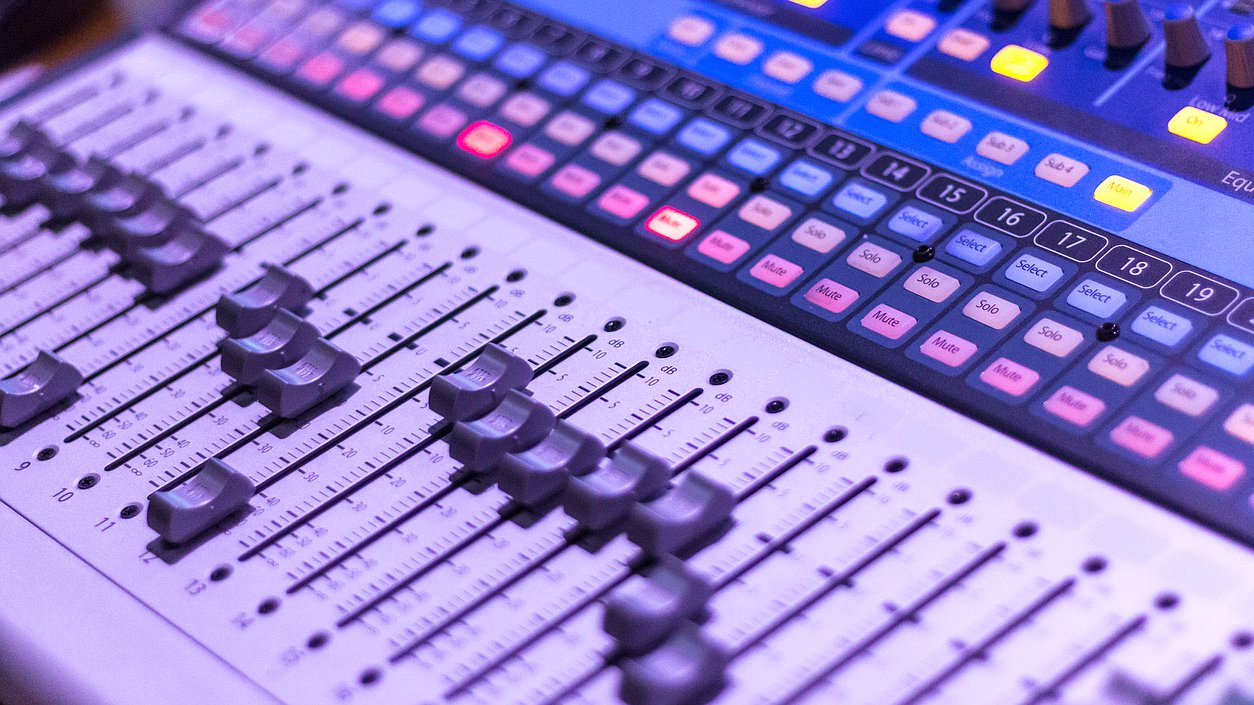 радио провода информация сми микрофон провода