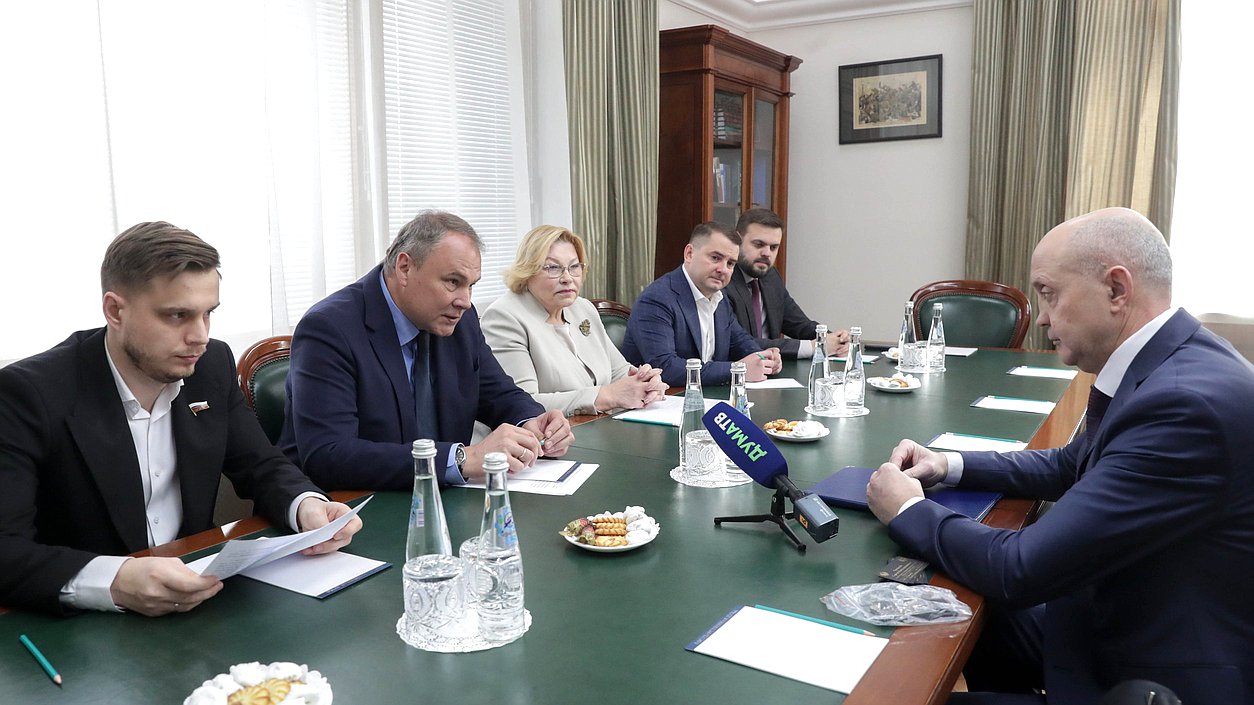 Встреча заместителя Председателя Государственной Думы Петра Толстого с депутатом Народного Собрания Гагаузии Сергеем Чимпоешем
