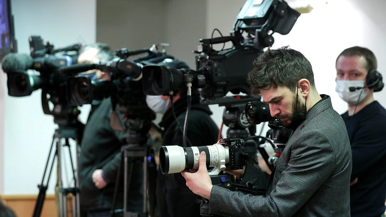 журналисты камера