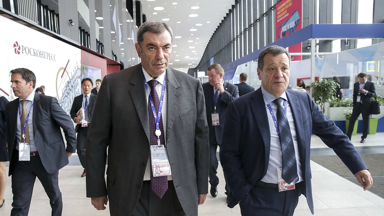 Председатель Комитета по бюджету и налогам Андрей Макаров во время работы Петербургского Международного экономического форума