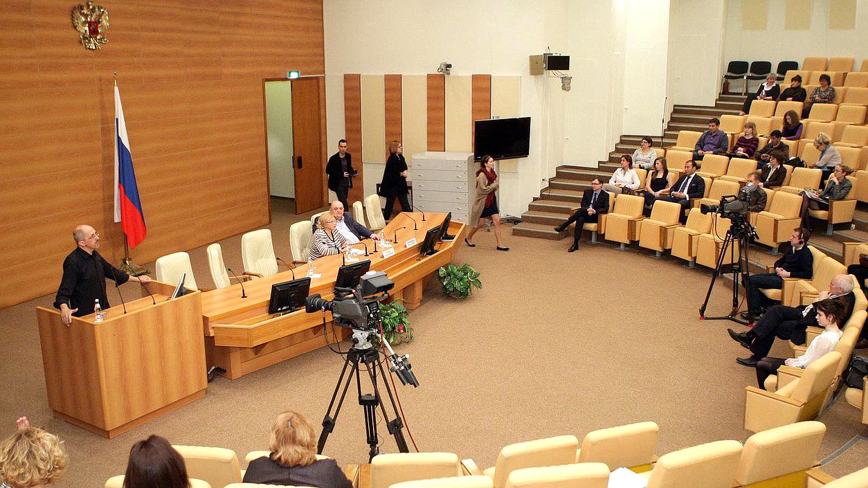  Лекция Рустама Рахматуллина. 