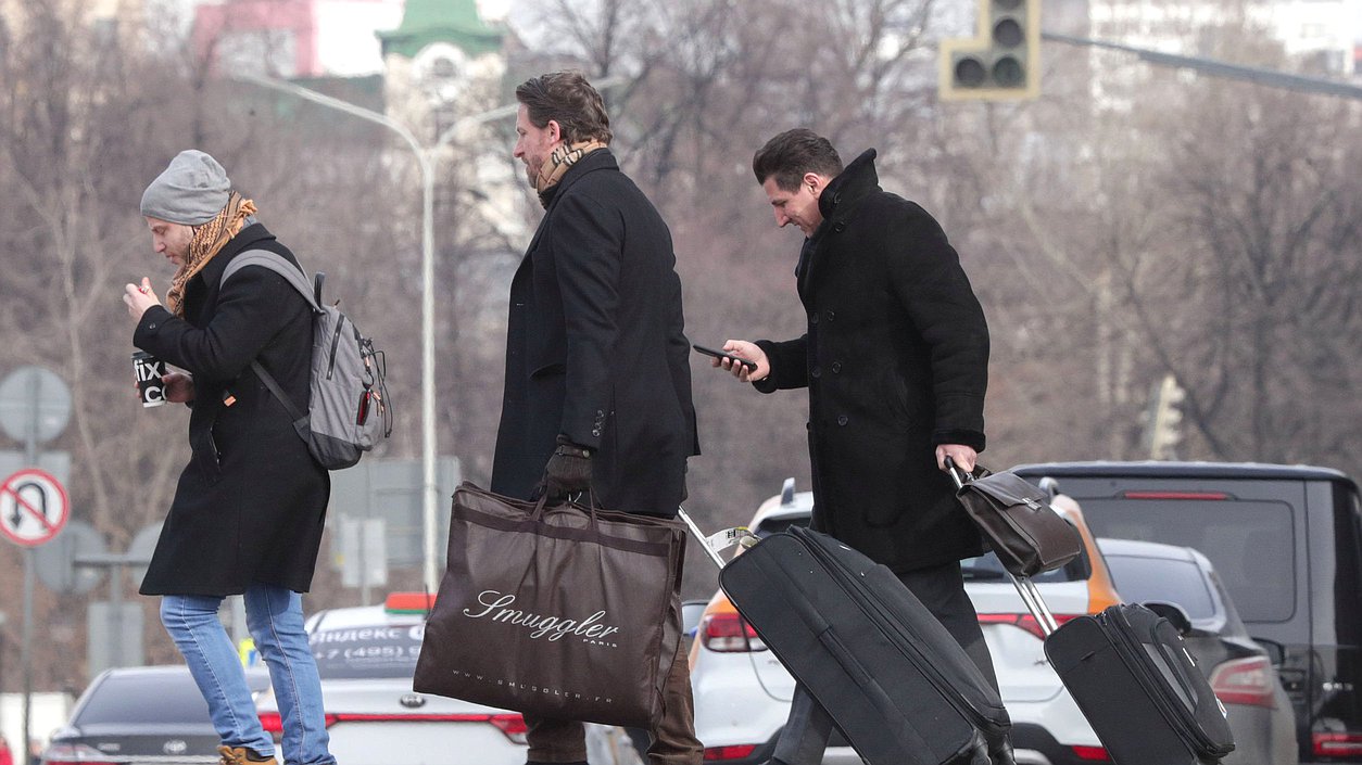 туристы багаж