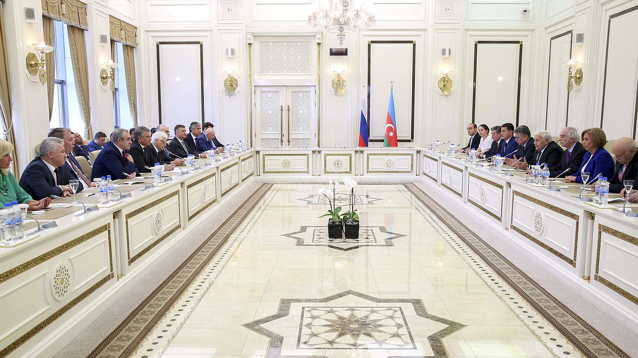 Встреча российских парламентариев во главе с Председателем ГД Вячеславом Володиным с Председателем Милли Меджлиса Октаем Осадовым