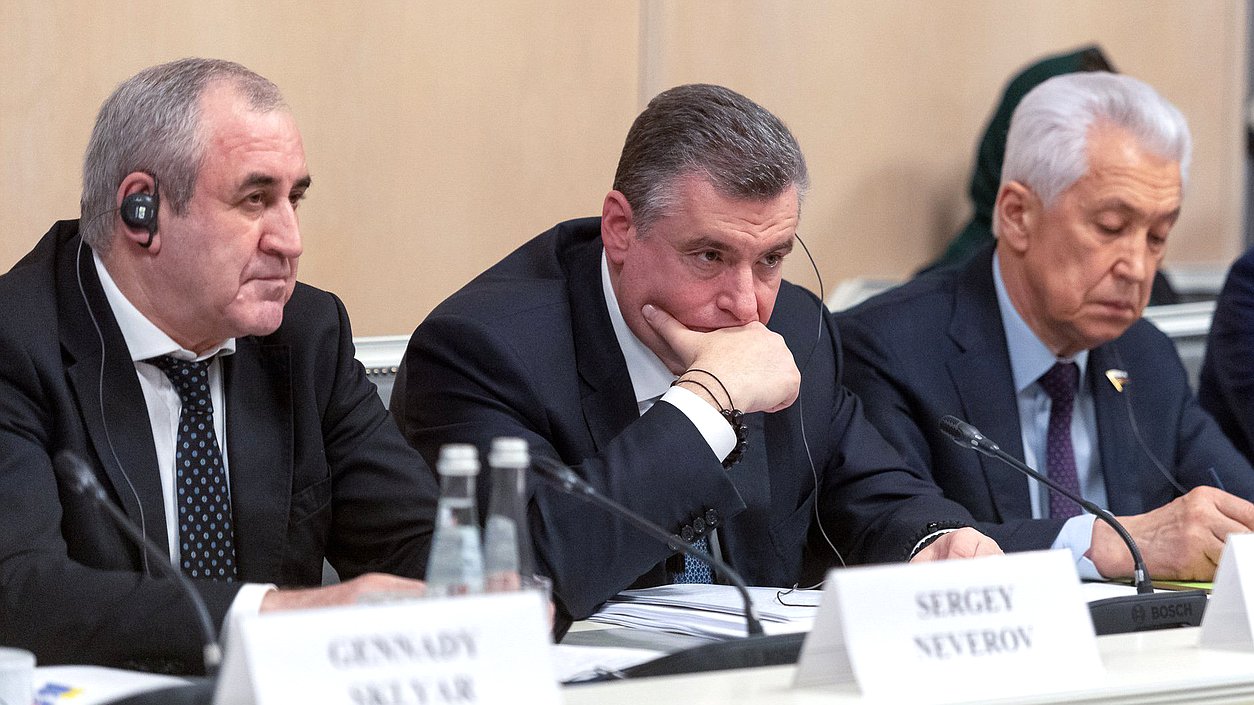 Chairman of the Committee on International Affairs Leonid Slutsky, Deputy Chairman of the State Duma Sergey Neverov and leader of the United Russia faction Vladimir Vasiliev