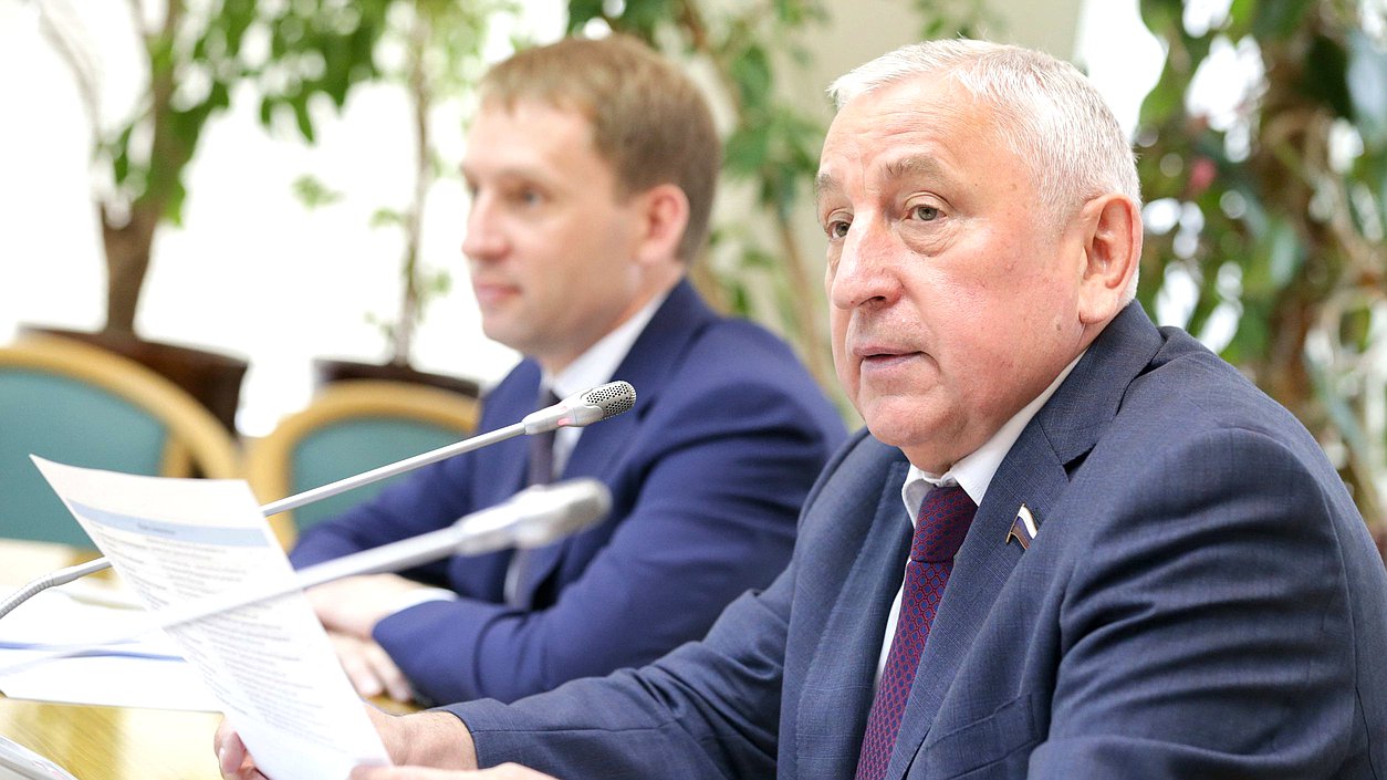 Председатель Комитета по региональной политике и проблемам Севера и Дальнего Востока Николай Харитонов