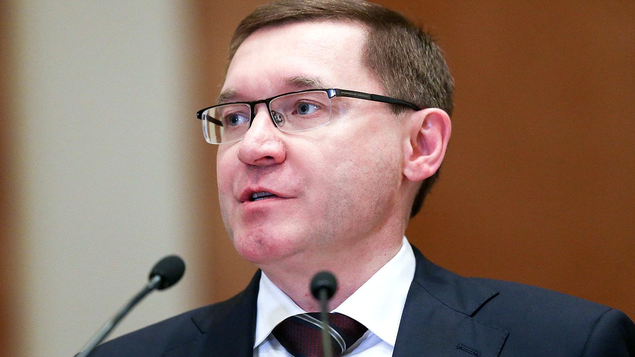 Министр строительства и жилищно-коммунального хозяйства РФ Владимир Якушев