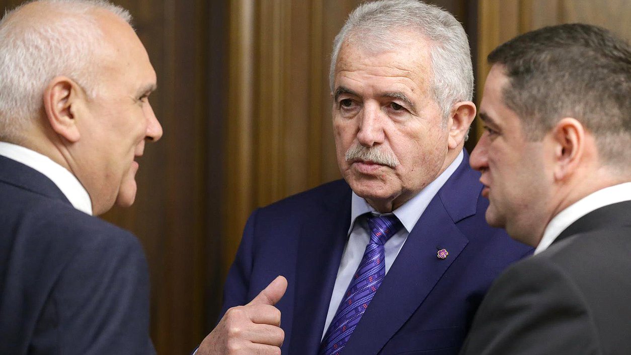 Встреча Председателя Государственной Думы 
Федерального Собрания Российской Федерации С.Е.Нарышкина 
c заместителем Председателя Национального Собрания 
Республики Армения Э.О.Шармазановым.
