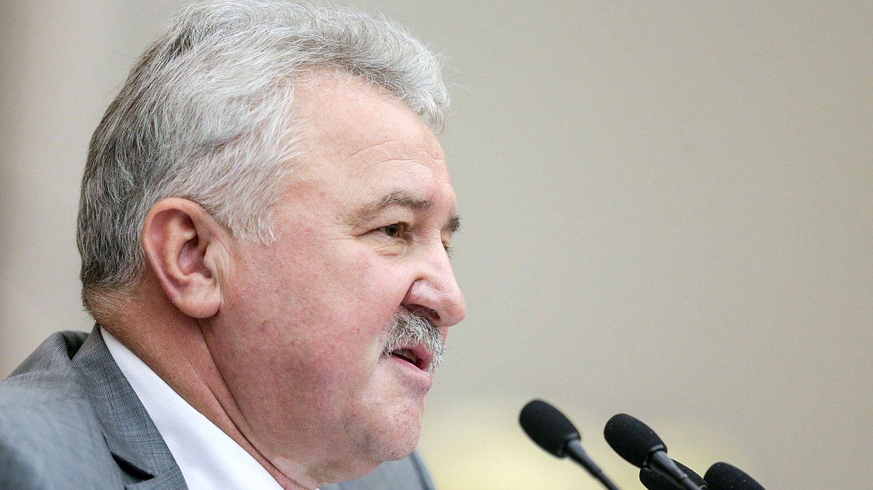Председатель Комитета по транспорту и строительству Евгений Москвичев