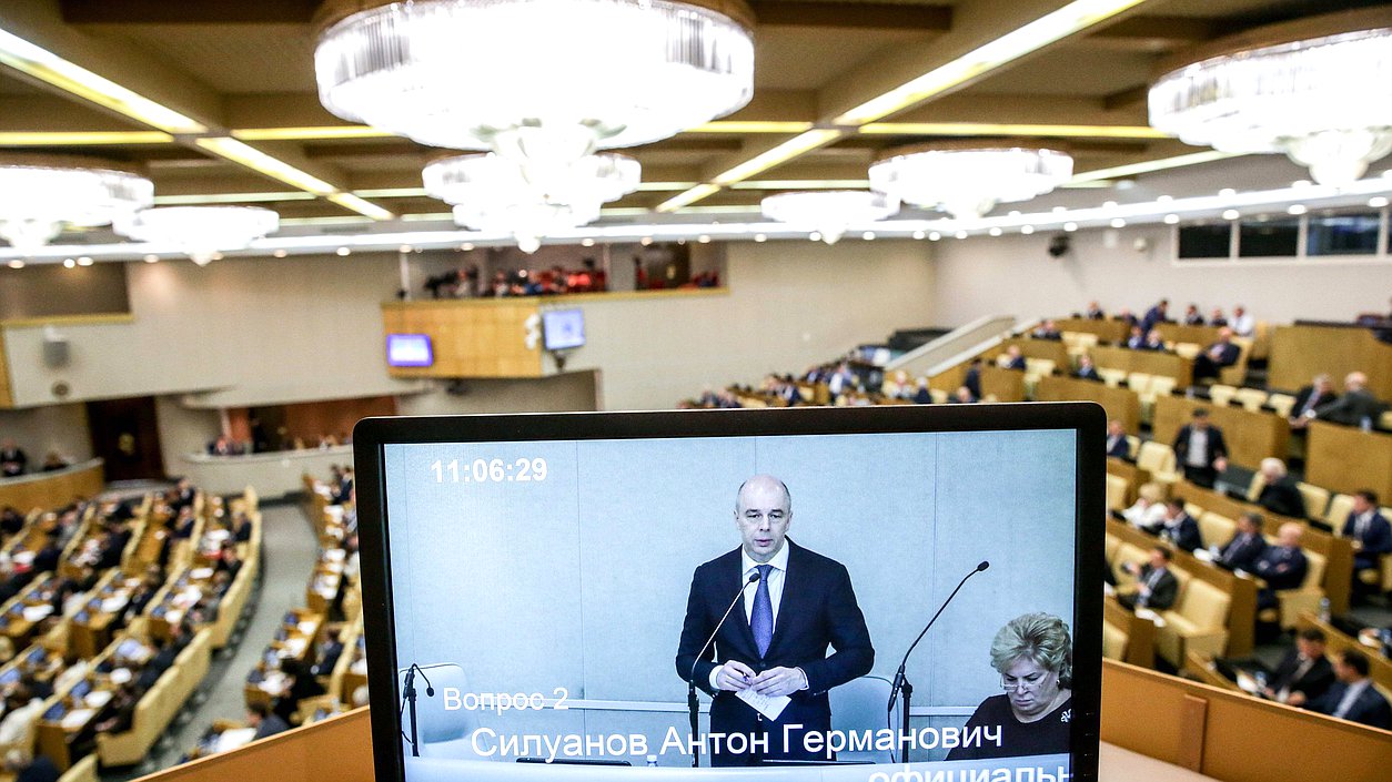 Министр финансов Российской Федерации Антон Силуанов во время заседания