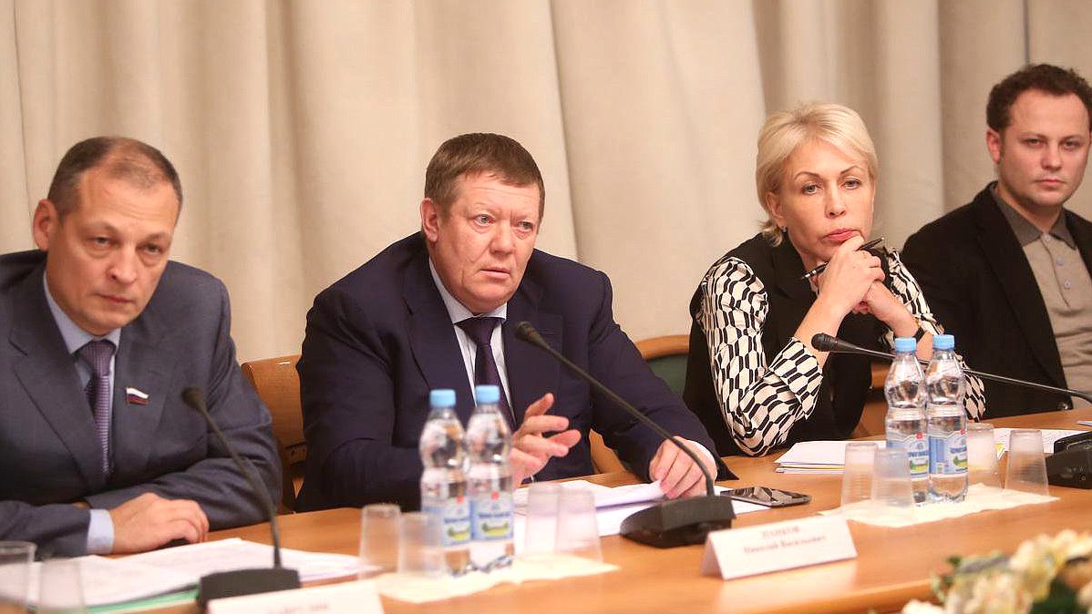 Парламентские слушания Комитета Государственной Думы по аграрным вопросам на тему «О законодательном совершенствовании видов государственного контроля в пунктах пропуска через государственную границу Российской Федерации». 

