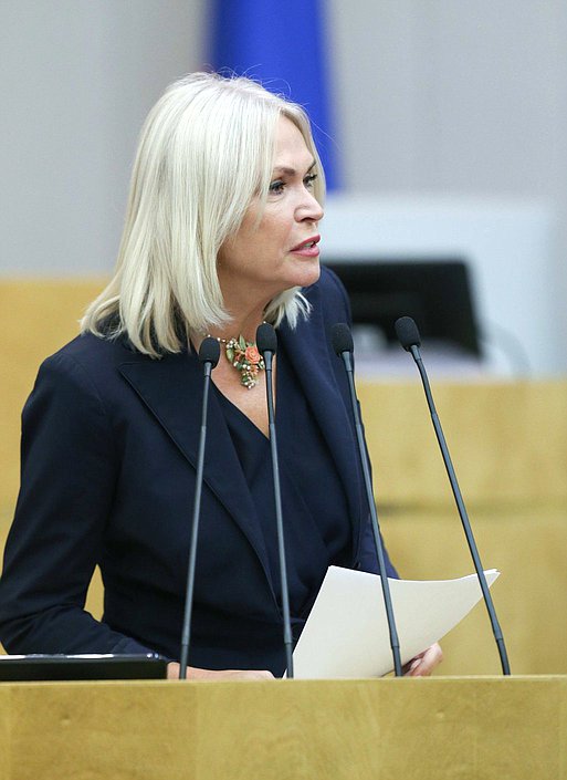 Член Комитета по государственному строительству и законодательству Ирина Белых