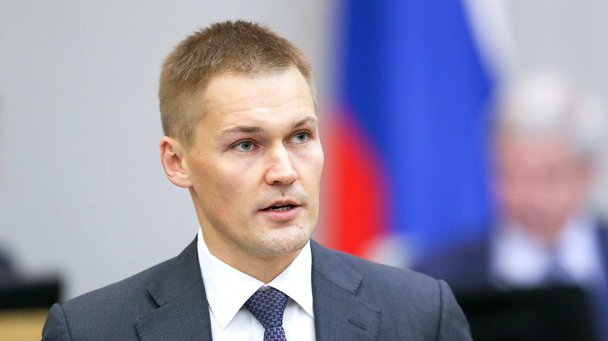 Заместитель Председателя Комитета по государственному строительству и законодательству Александр Грибов