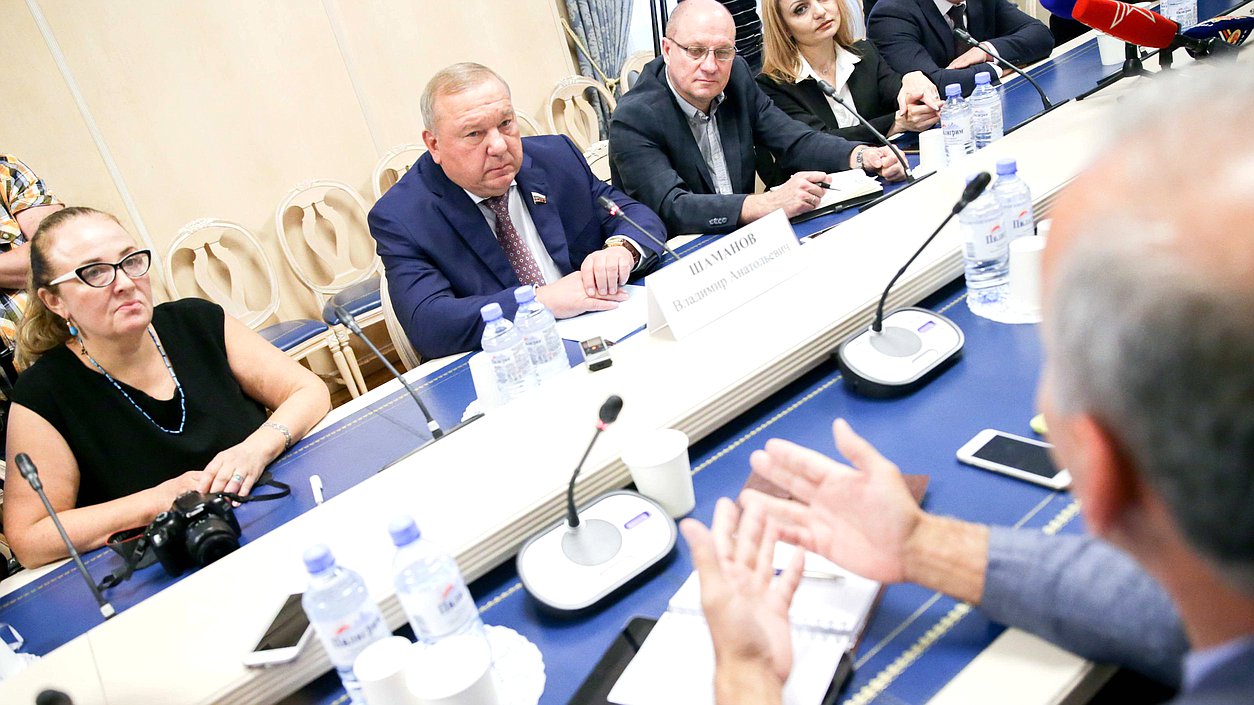 Встреча Председателя Комитета по обороне Владимира Шаманова с журналистами Республик Абхазия и Южная Осетия