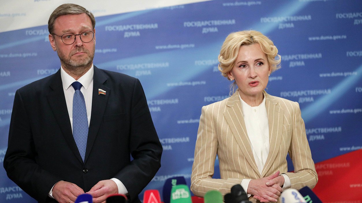 Deputy Speaker of the Federation Council Konstantin Kosachev and Deputy Chairwoman of the State Duma Irina Yarovaya