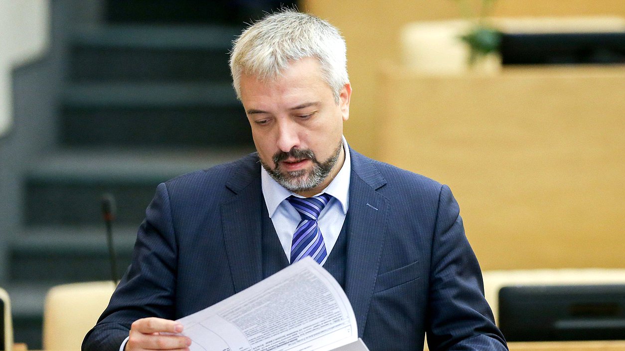 Член Комитета по международным делам Евгений Примаков