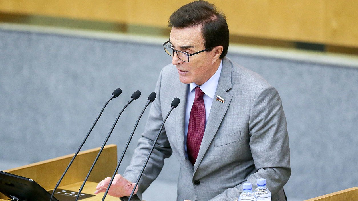 Член Комитета по экономической политике, промышленности, инновационному развитию и предпринимательству Александр Максимов