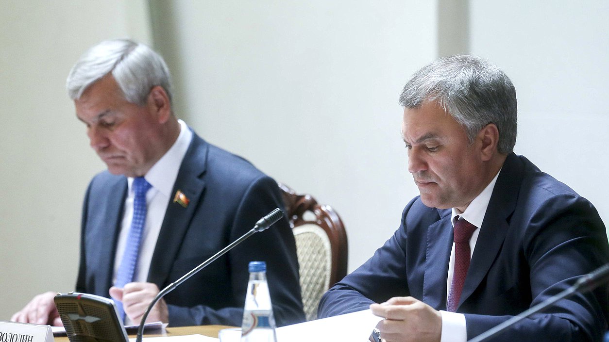 Председатель Палаты представителей Национального собрания Республики Беларусь Владимир Андрейченко и Председатель Государственной Думы Вячеслав Володин