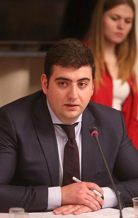 «Круглый стол» Комитета Государственной Думы по физической культуре, спорту и делам молодежи на тему «Опыт регионов в решении жилищных проблем молодежи». 

