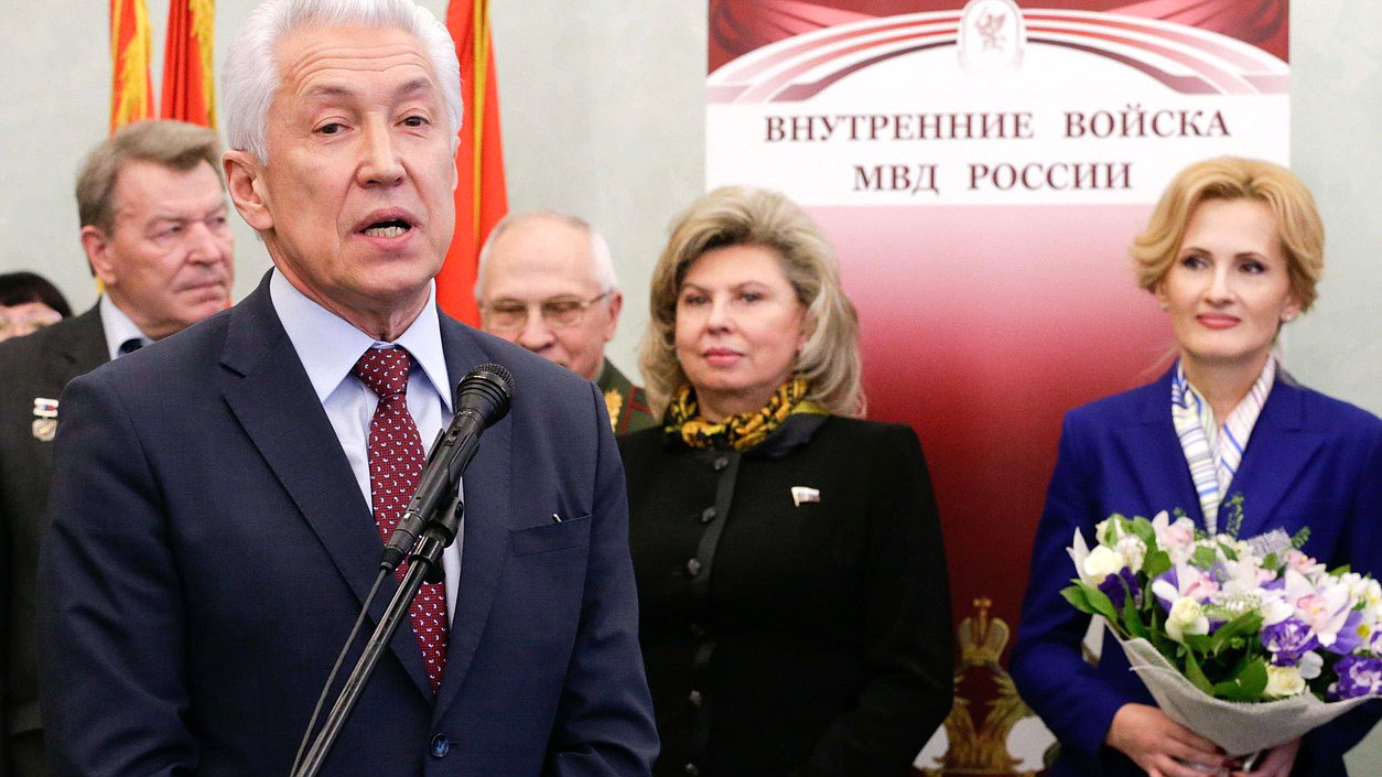 Открытие передвижной представительской выставки «Внутренние войска – войска правопорядка».

