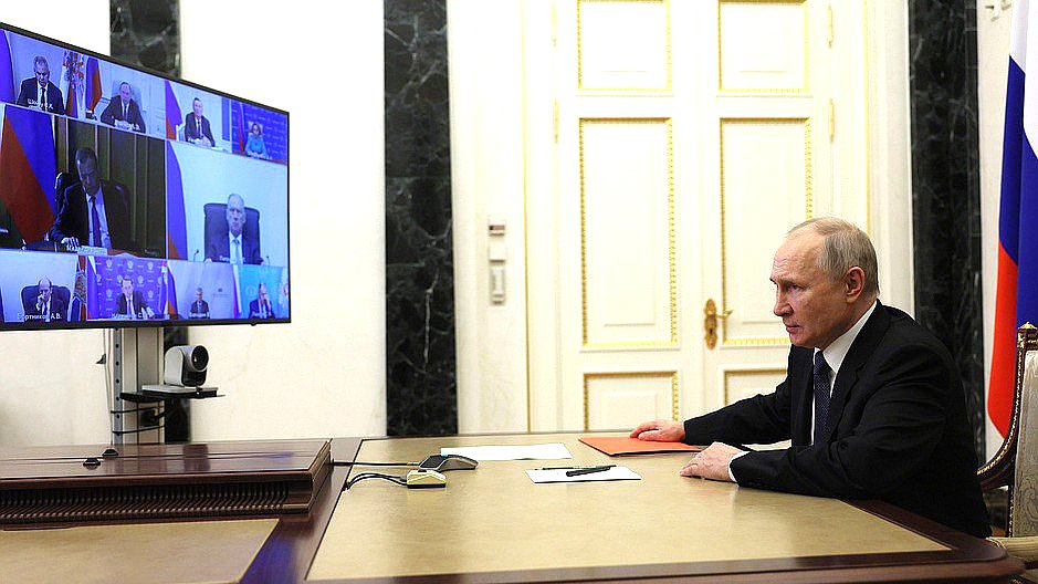 Совещание с постоянными членами Совета Безопасности (в режиме видеоконференции). Фото: kremlin.ru