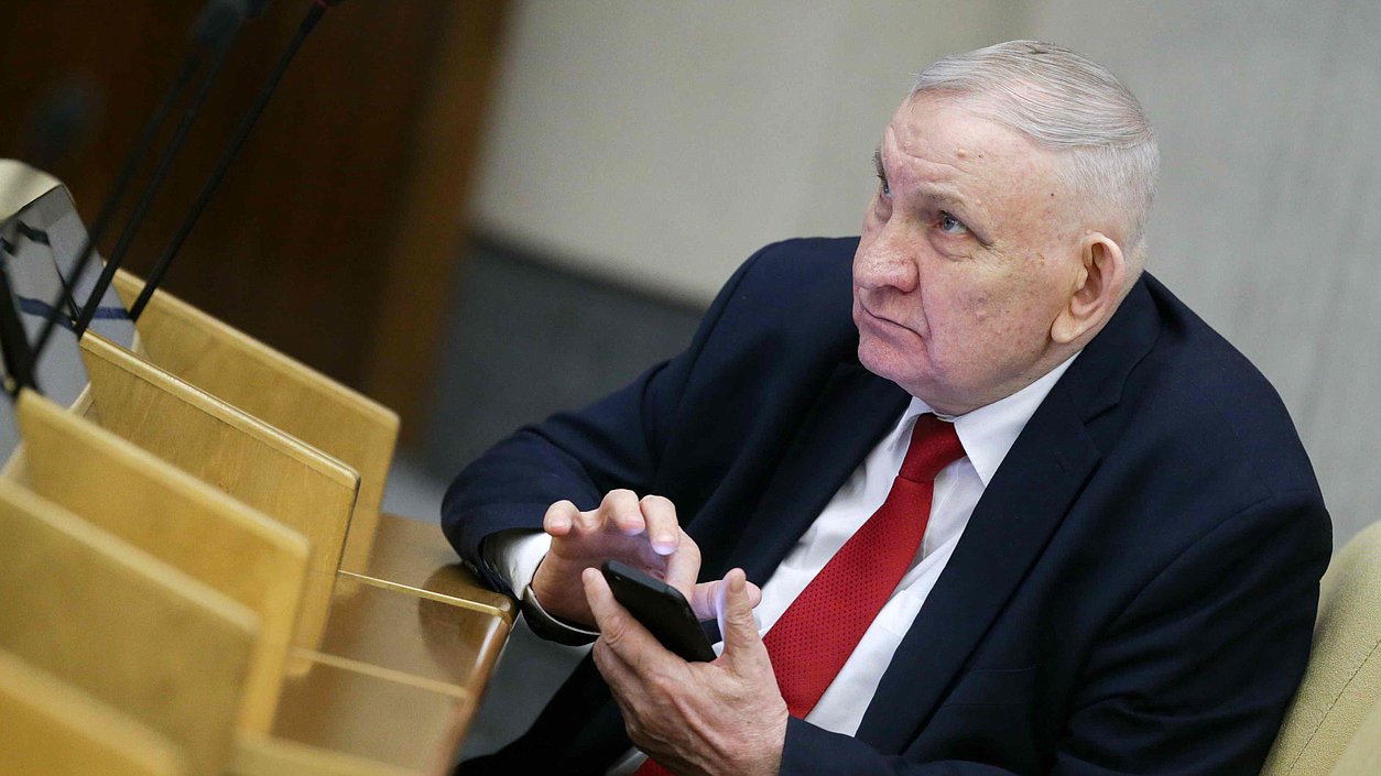 Заместитель Председателя Комитета по контролю и Регламенту Алексей Пономарёв