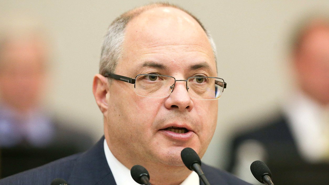 Председатель Комитета по развитию гражданского общества, вопросам общественных и религиозных объединений Сергей Гаврилов