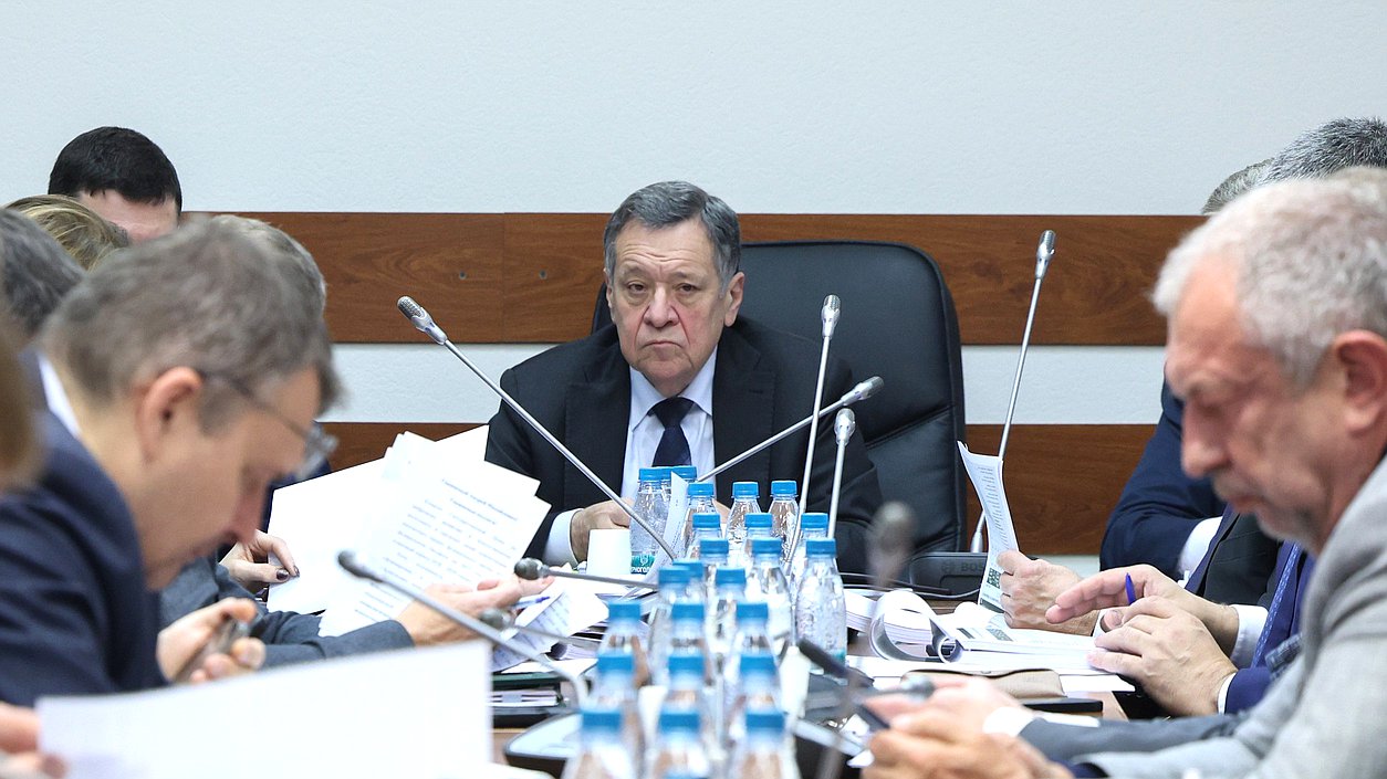 Председатель Комитета по бюджету и налогам Андрей Макаров