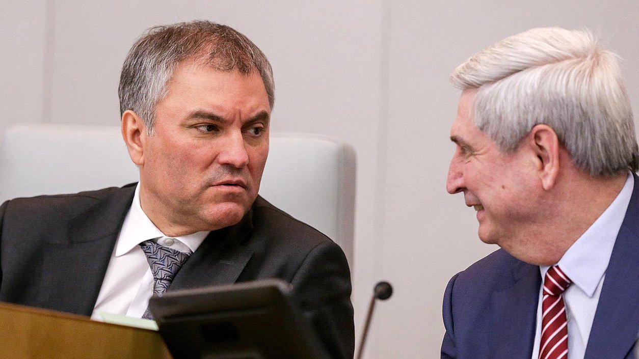 Председатель Государственной Думы Вячеслав Володин и Первый заместитель Председателя Государственной Думы Иван Мельников. Автор фото: Анна Исакова/Фотослужба Государственной Думы.