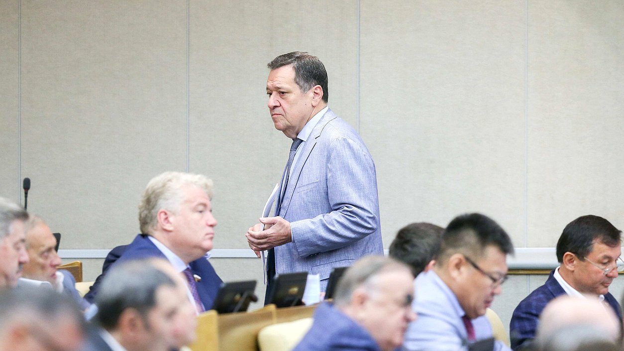 Председатель Комитета по бюджету и налогам Андрей Макаров