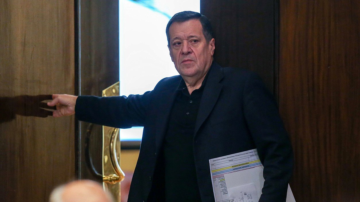 Председатель Комитета по бюджету и налогам Андрей Макаров