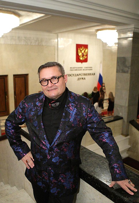   Лекция историка моды, искусствоведа Александра Васильева.