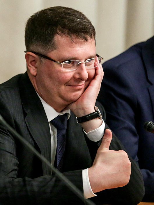 Председатель Комитета по экономической политике, промышленности, инновационному развитию и предпринимательству Сергей Жигарев во время заседания. Автор фото: Анна Исакова/Фотослужба Государственной Думы.