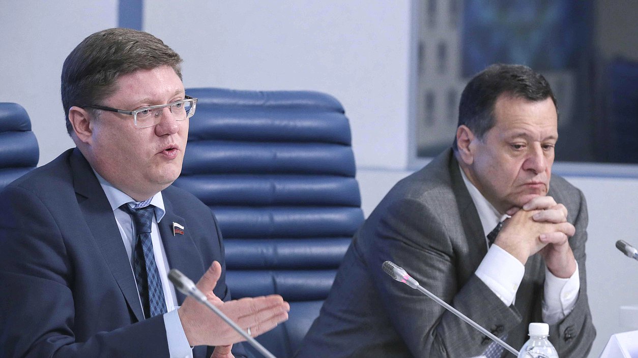 Участие Председателя Государственной Думы  

Федерального Собрания Российской Федерации С.Е.Нарышкина  

в пресс-конференции по итогам работы 

Государственной Думы VI созыва. 
