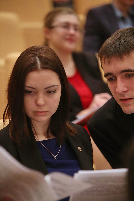Заседание Общественной молодежной палаты (Молодежного парламента) при Государственной Думе. 

