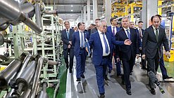Председатель Государственной Думы Вячеслав Володин и депутаты посетили завод Группы компаний «Автотор» в Калининградской области