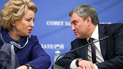 Председатель Совета Федерации Валентина Матвиенко и Председатель Государственной Думы Вячеслав Володин