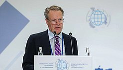 Почетный Председатель ПА ОБСЕ, Председатель Комитета Парламента Финляндии по обороне Илкка Канерва