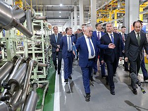 Председатель Государственной Думы Вячеслав Володин и депутаты посетили завод Группы компаний «Автотор» в Калининградской области